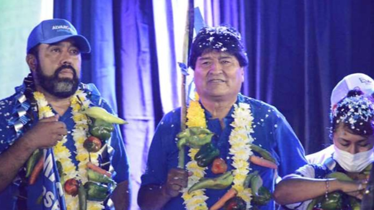 Álvaro Ruíz y Evo Morales en el cierre de campaña de las subnacionales. Foto: El Deber