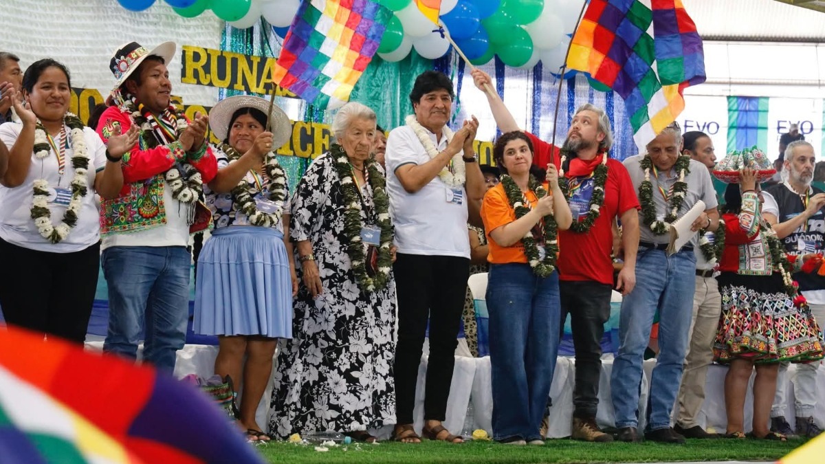Evo Morales y dirigentes de organizaciones de izquierda del Runasur. Foto: RRSS