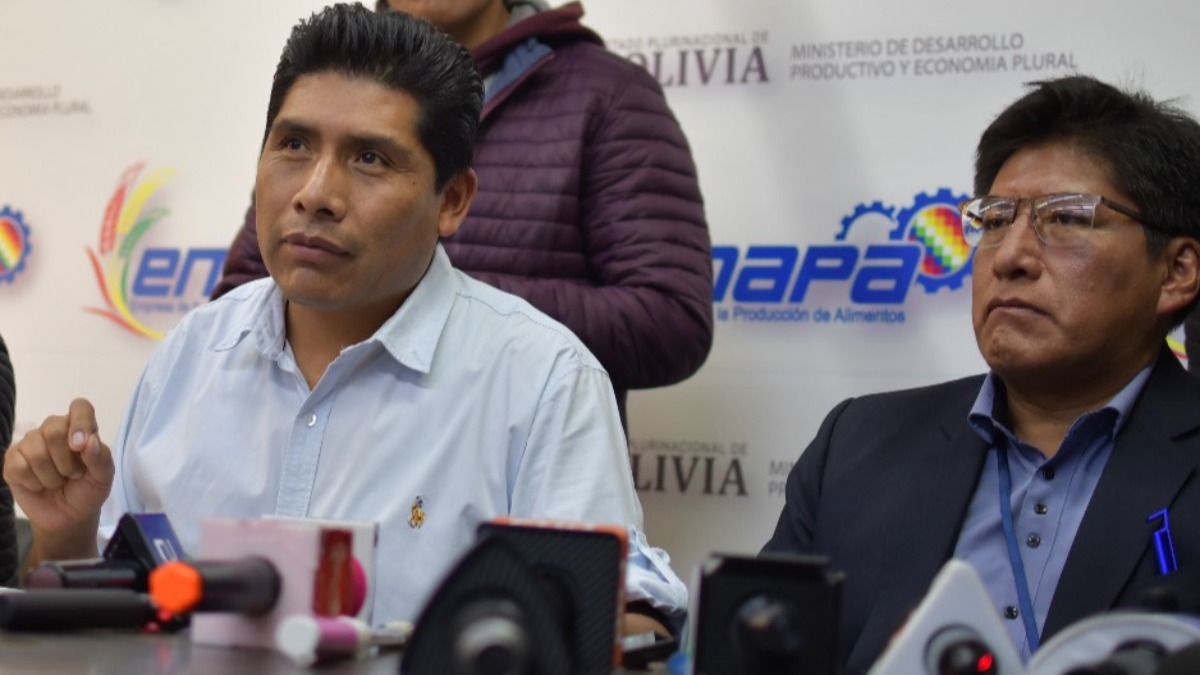 Gerente de Emapa, Franklin Flores y dirigente panificador, Rubén Ríos. Foto: Internet