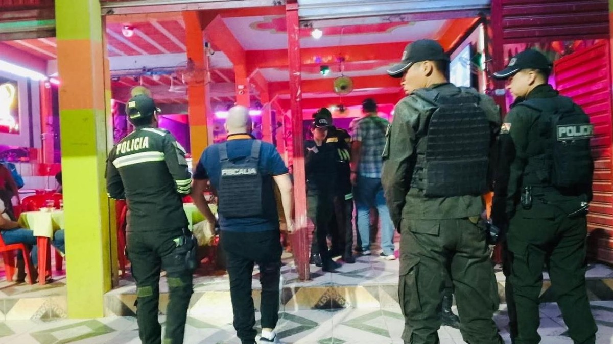 Operativo policial y de la fiscalía en un salón nocturo del Beni. Foto: FGE
