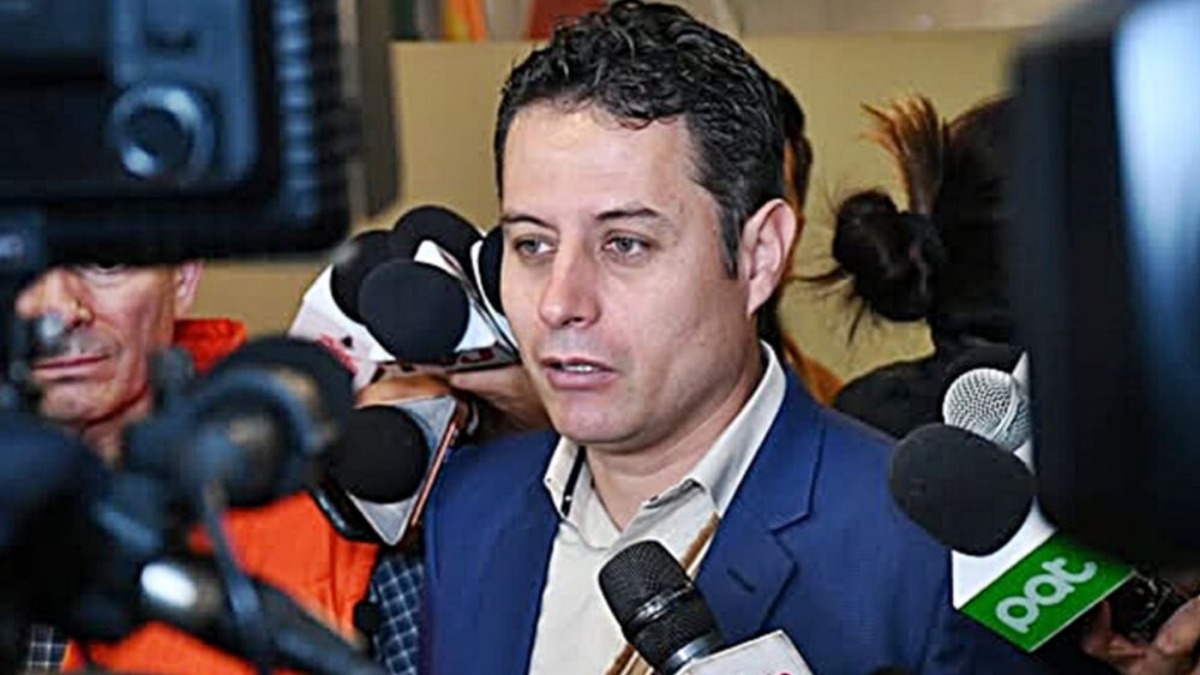 Edman Lara en declaraciones a los medios de comunicación.