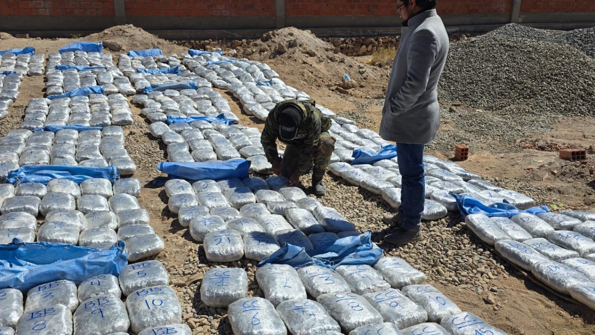 En un domicilio en Uyuni se encontró más de 700 kilos de marihuana. Foto: Felcn