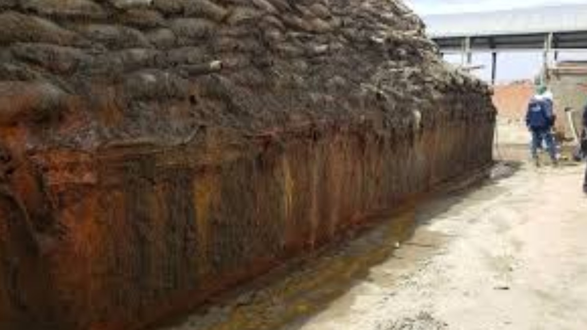Filtraciones en pozas de sedimentación. Foto: Visión 360, Carlos Quisbert