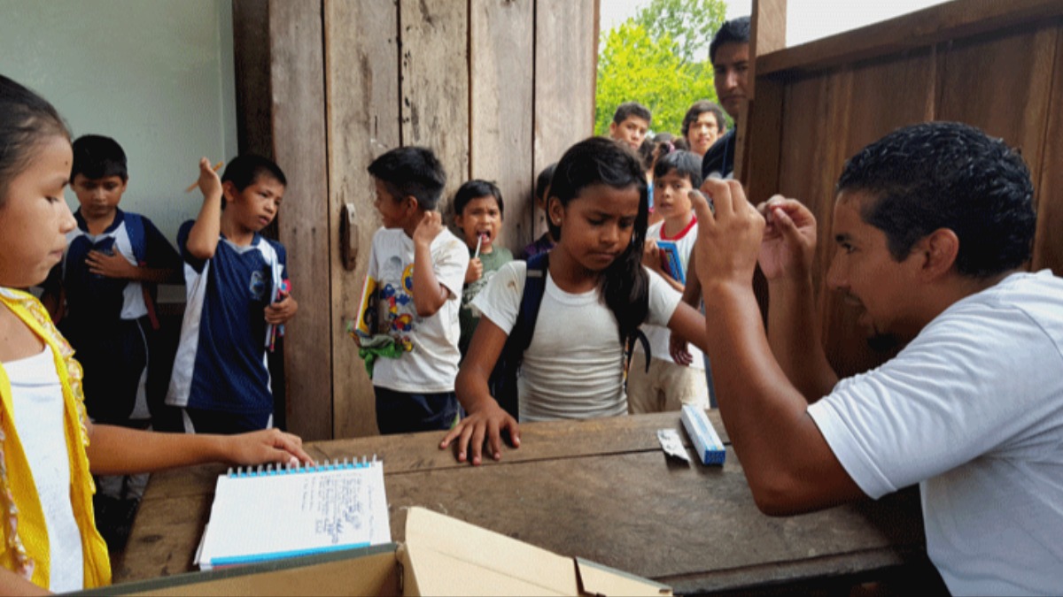 Personal de salud en una comunidad indígena. Foto: MDSYD