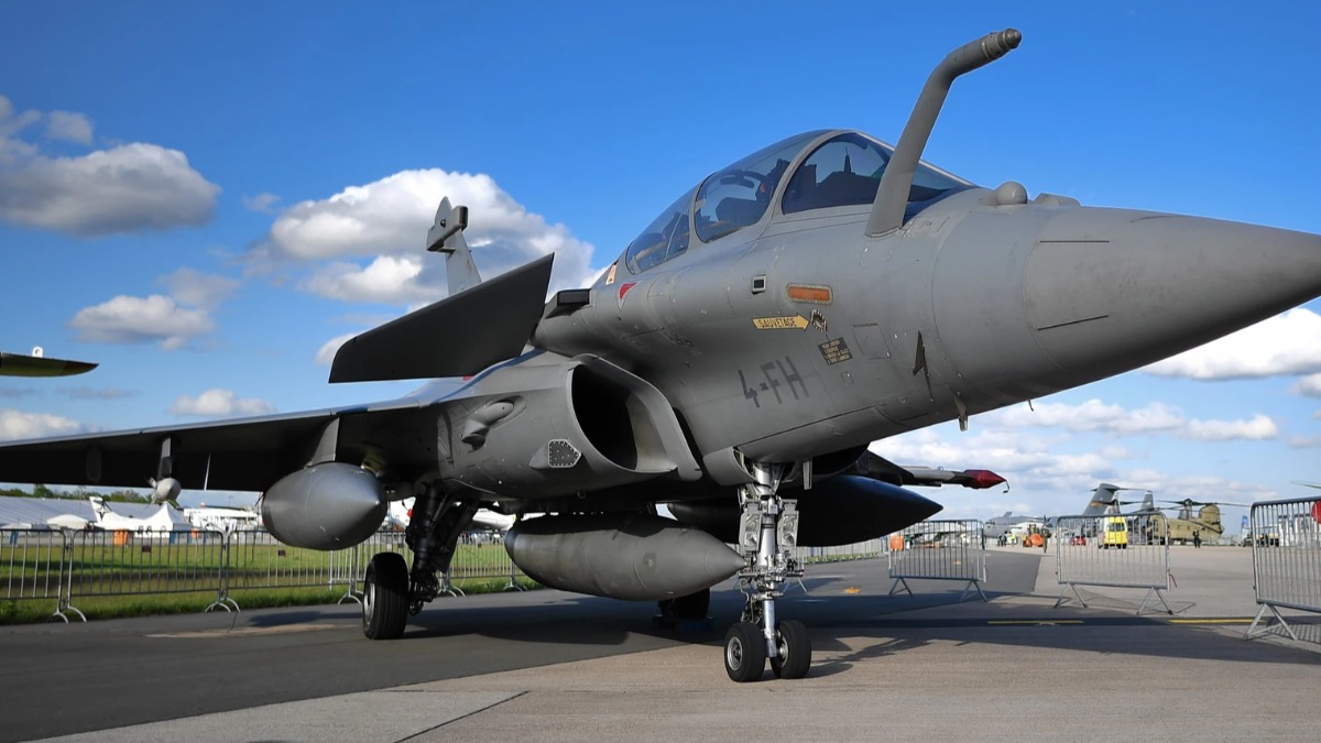 Un avión caza francés.