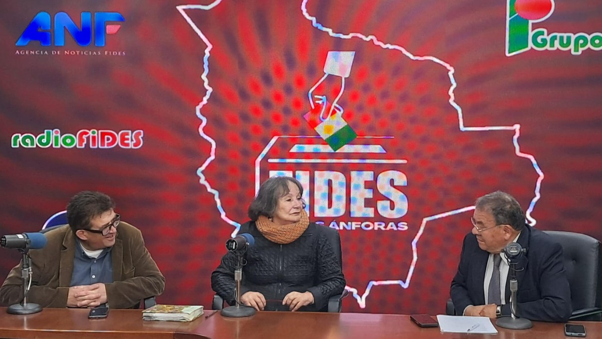 Diego Ayo, Gloria Ardaya y Mario Espinoza (de izq a der). Foto: ANF