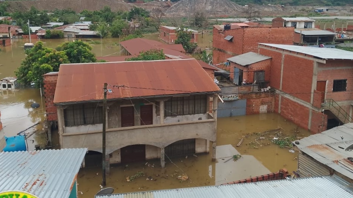 El área urbana de Tipuani está bajo el agua. Foto: RRSS