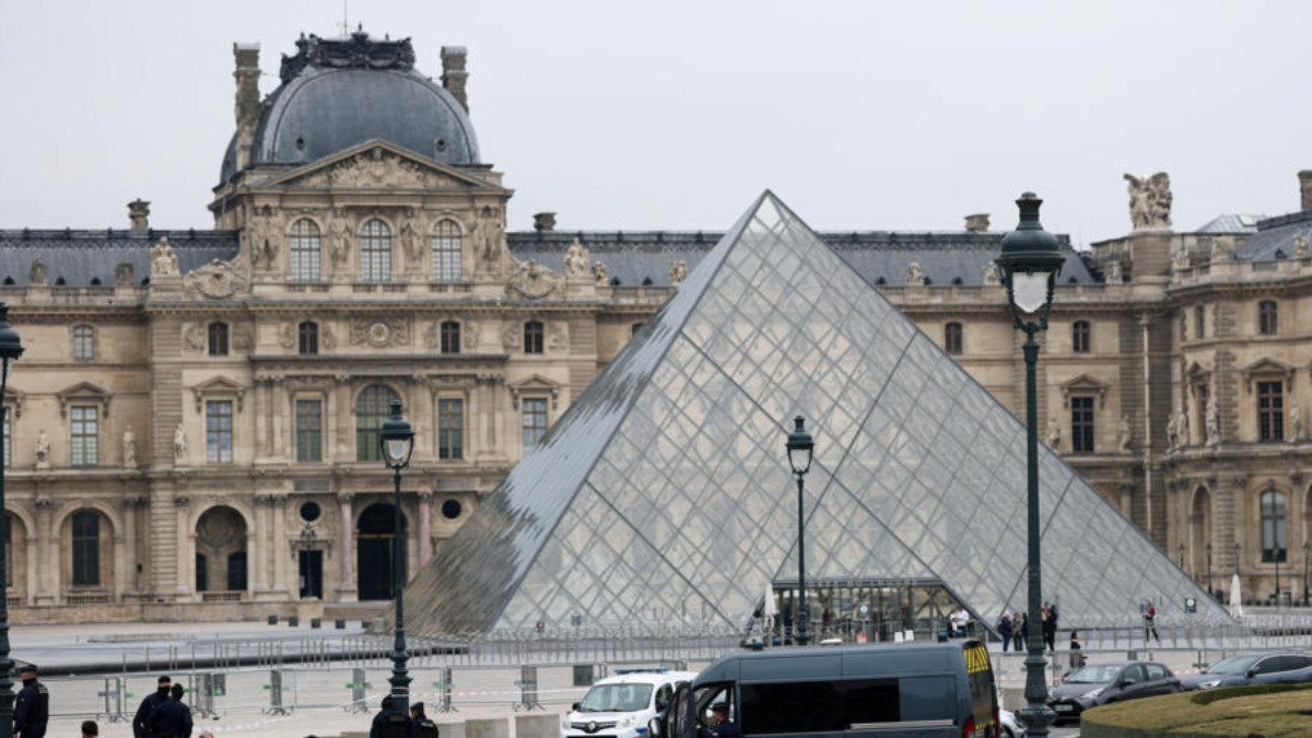 El museo del Louvre de la capital de Francia, París.