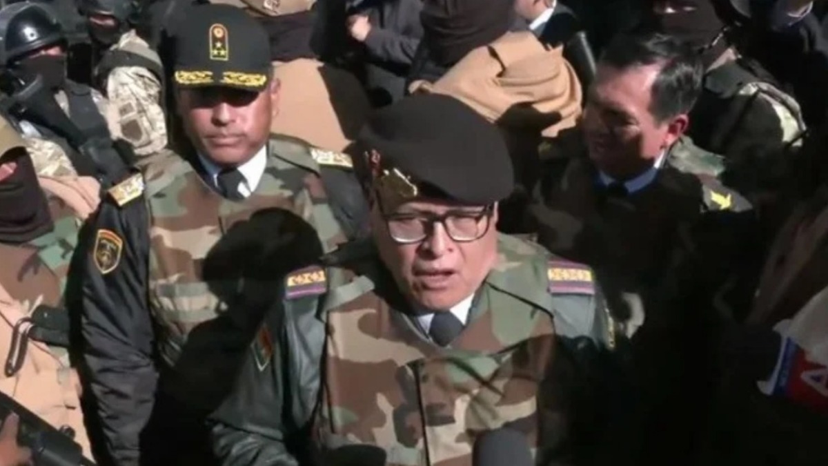 General Juan José Zúñiga en la toma militar del Plaza Murillo. Foto: Ahora el Pueblo