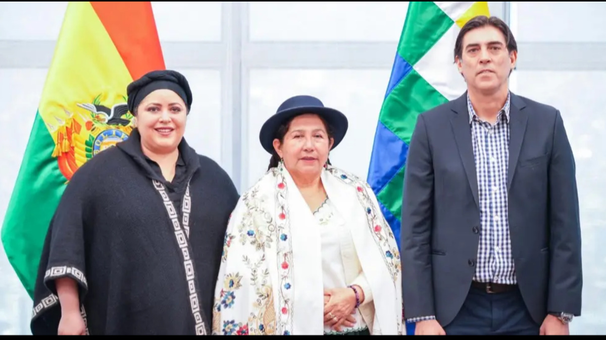 Prada, Sosa y Zamora en la Casa Grande del Pueblo. Foto: Ministerio Presidencia