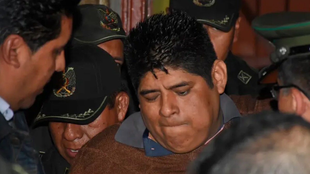 César Apaza, a su salida de la cárcel. Foto: Opinión