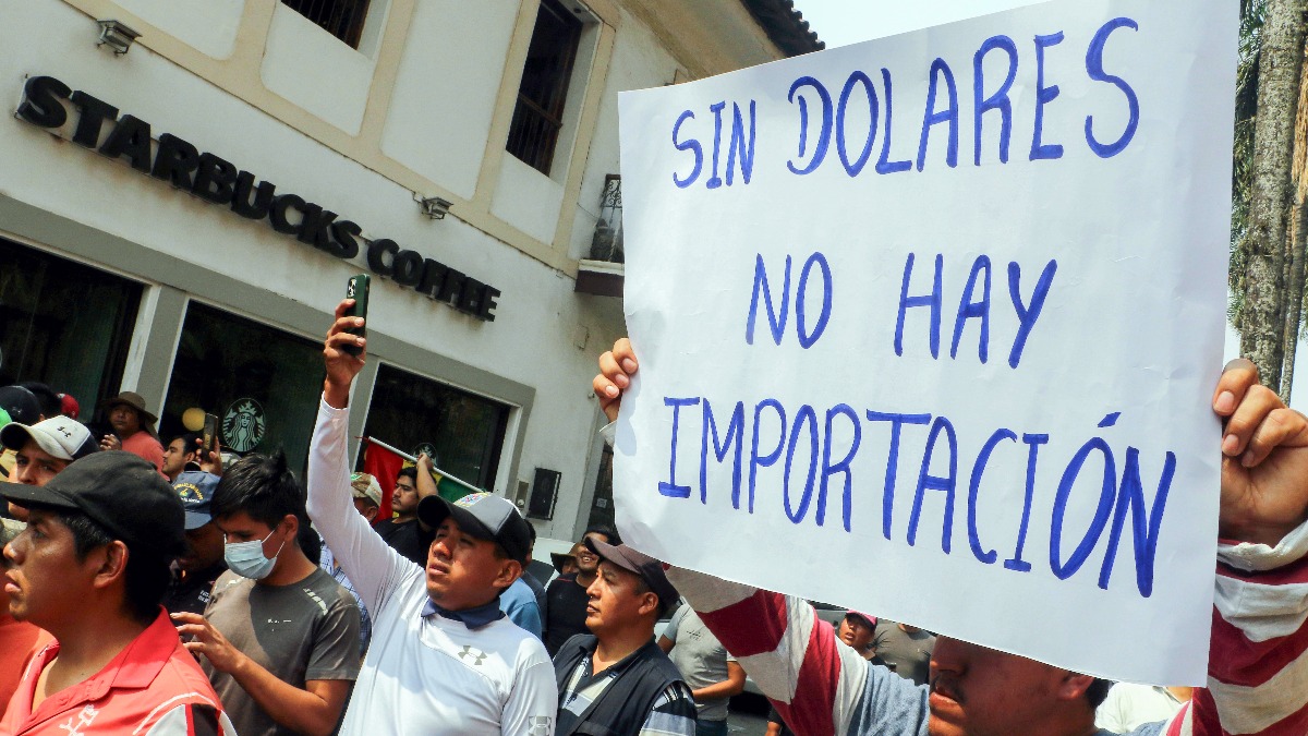 En pasados meses diferentes sectores se movilizaron por falta de divisas y de combustible. Foto: Internet