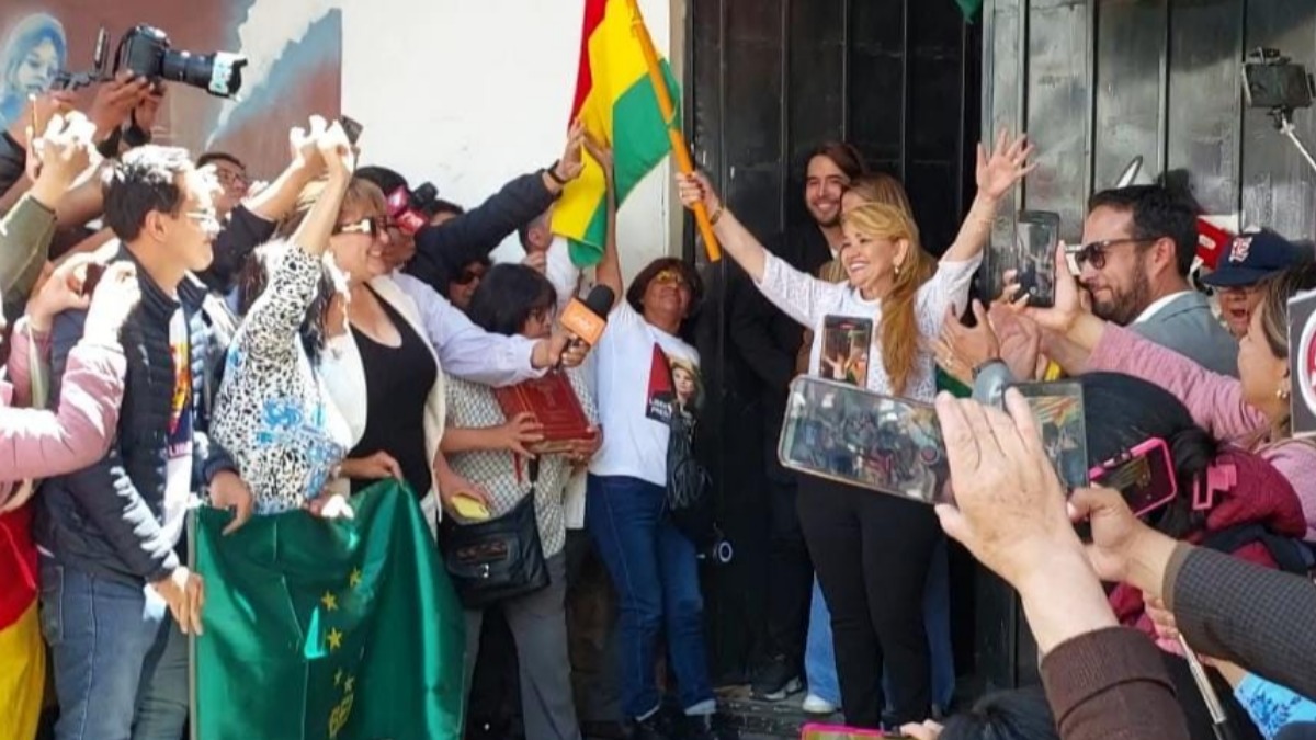 Jeanine Añez saliendo de la cárcel de Miraflores, La Paz. Foto: ANF