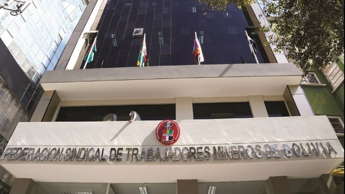 La construcción de la sede de la Federación de Trabajadores Mineros fue financiada por la UPRE. Foto: Internet