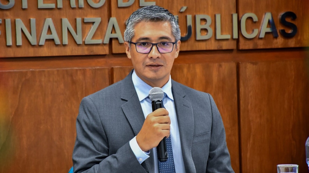 Ministro de Economía, José Gabriel Espinoza.
