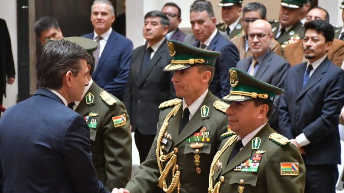 Paz posesiona al Alto Mando Policial 2025. Foto: Internet