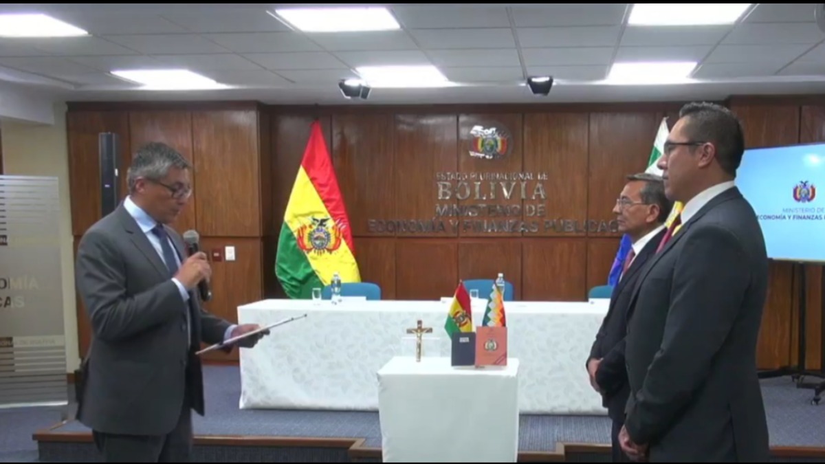 Posesión de viceministros del Ministerio de Economía. Foto: Captura de video