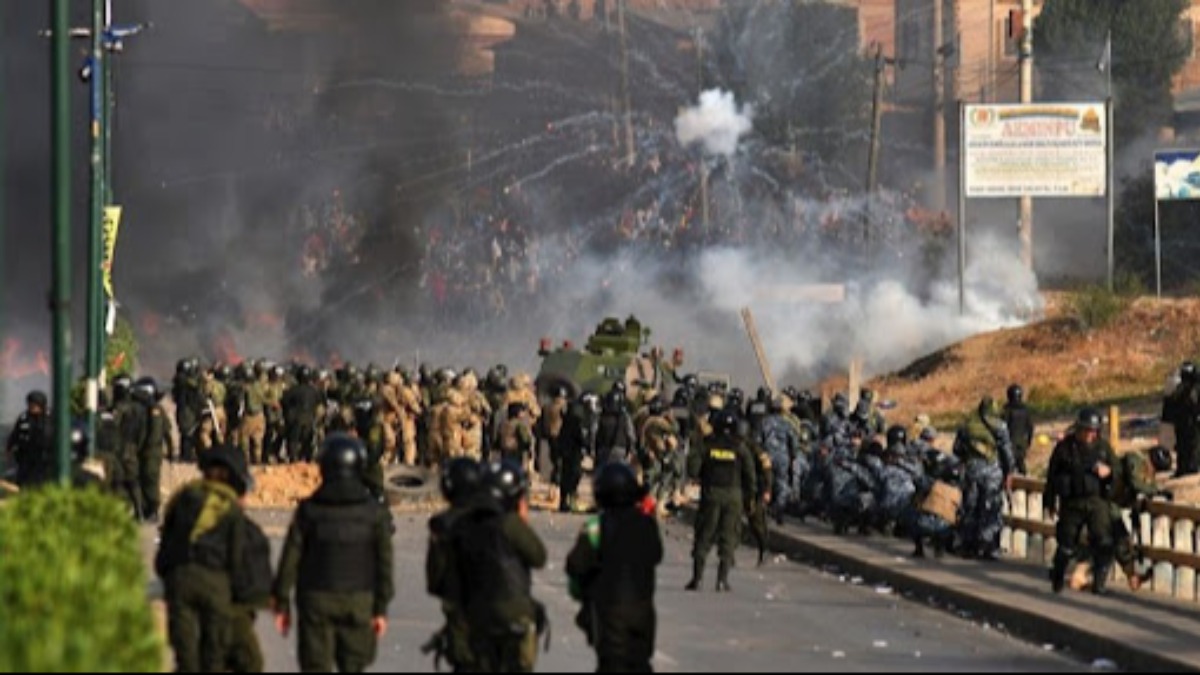 Represión militar en Sacaba. Foto: DP