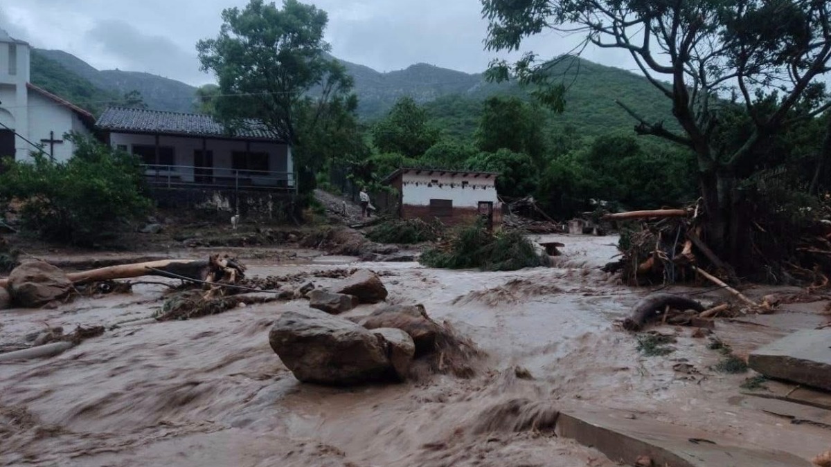 Río inunda Samaipata. Foto: Diario Digital El Torno