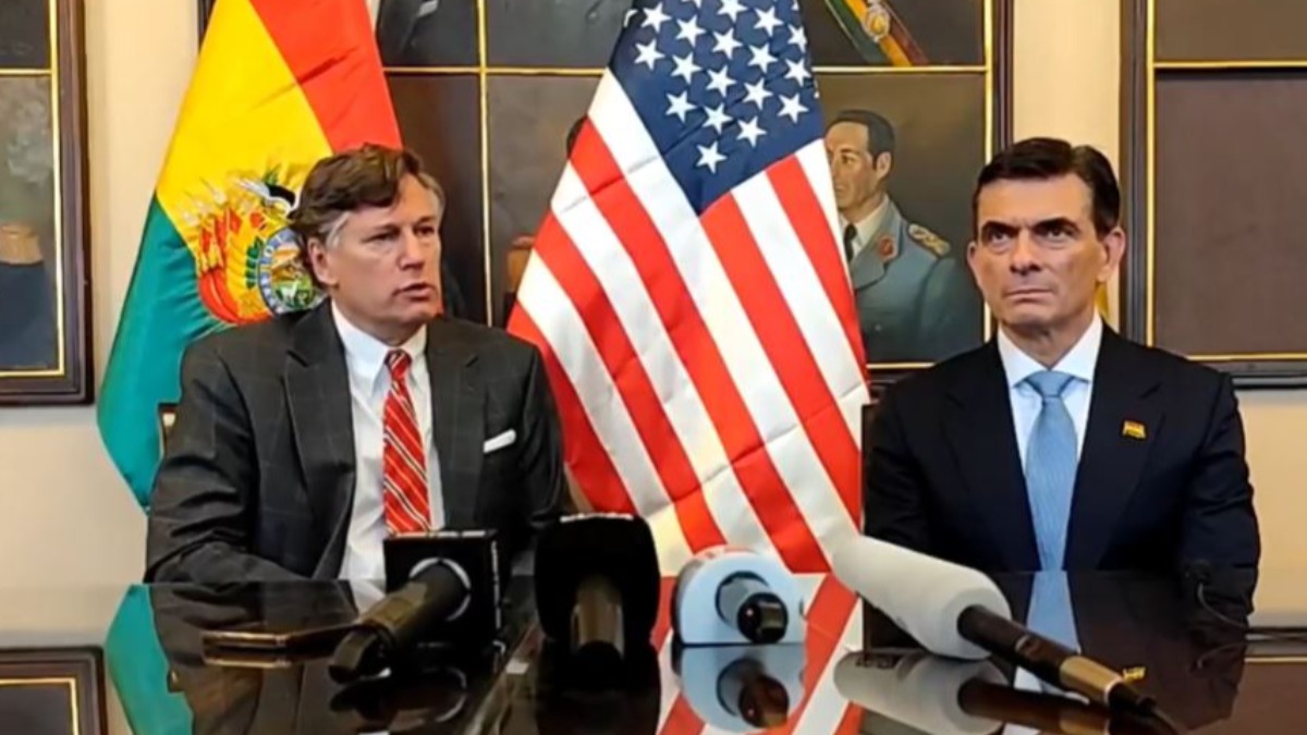 Subsecretario de Estado de EEUU, Christopher Landau y el presidente de Bolivia, Rodrigo Paz. Foto: Captura