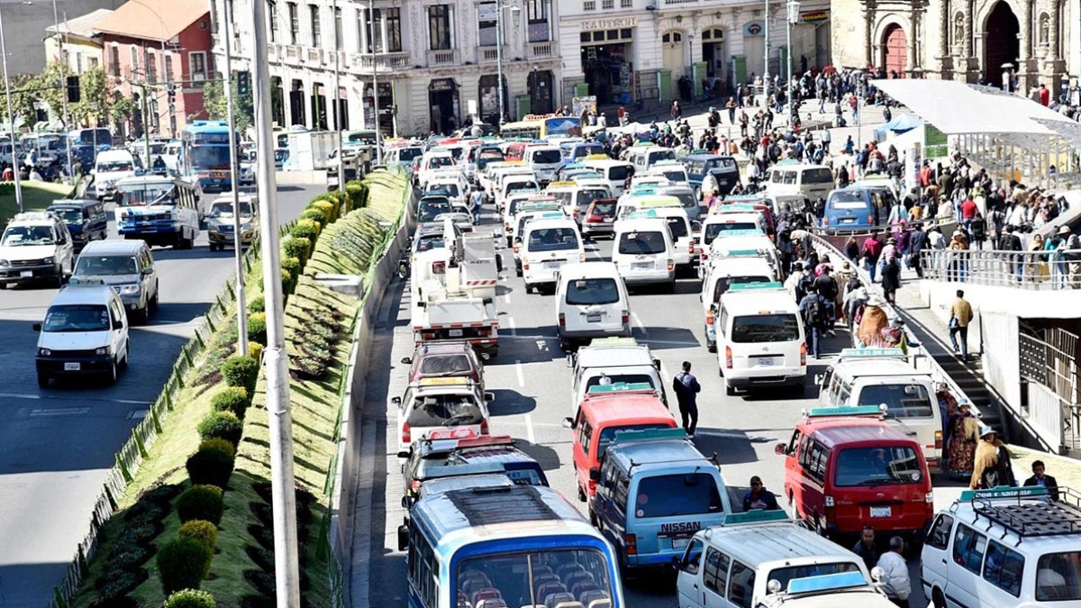 El aumento del pasaje genera protestas y advertencias de paro en varias ciudades del país. Foto: Internet