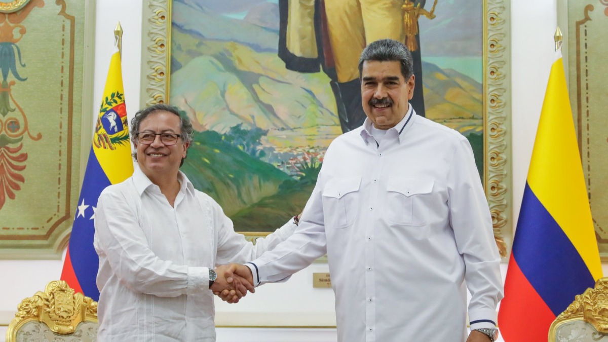El presidente de Colombia, Gustavo Petro, junto a su homólogo venezolano, Nicolás Maduro.
