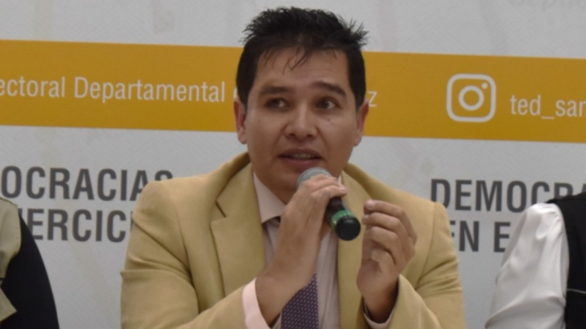 Iván Kucharsky Villarreal, aspirante al TSE