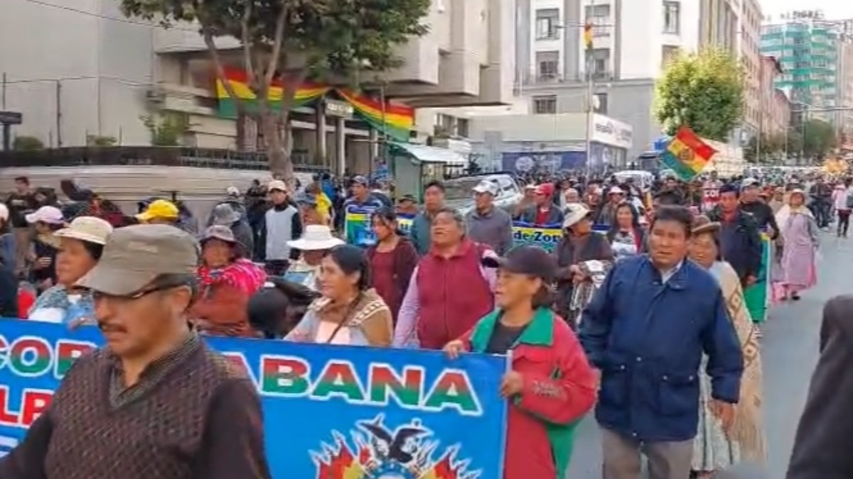 Marcha de vecinos y vecinas en rechazo al incremento del pan. Foto: ANF