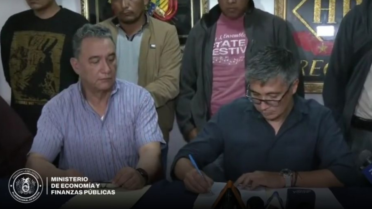 Ministros Salinas y Espinoza. Foto: Ministerio de Economía
