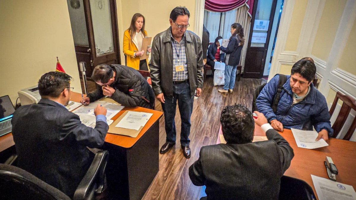 Registro de postulantes a vocales del TSE. Foto: Senado