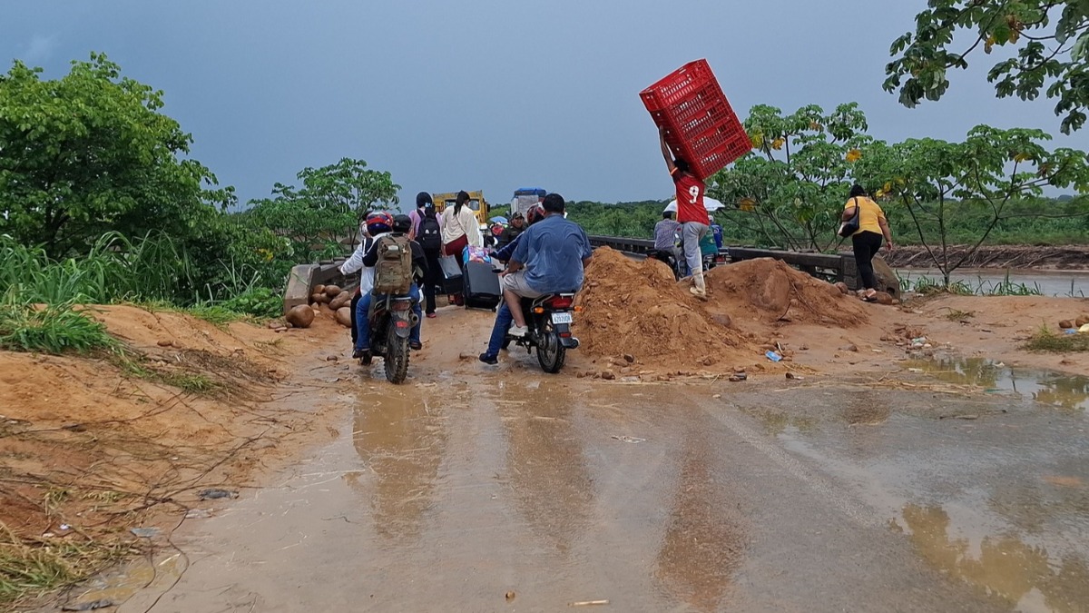 Bloqueo en la carretera hacia Yapacaní. Foto: Info Yapacaní.