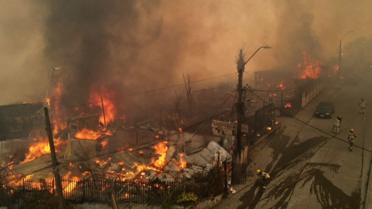 Los incendios afectan al centro y sur de Chile.