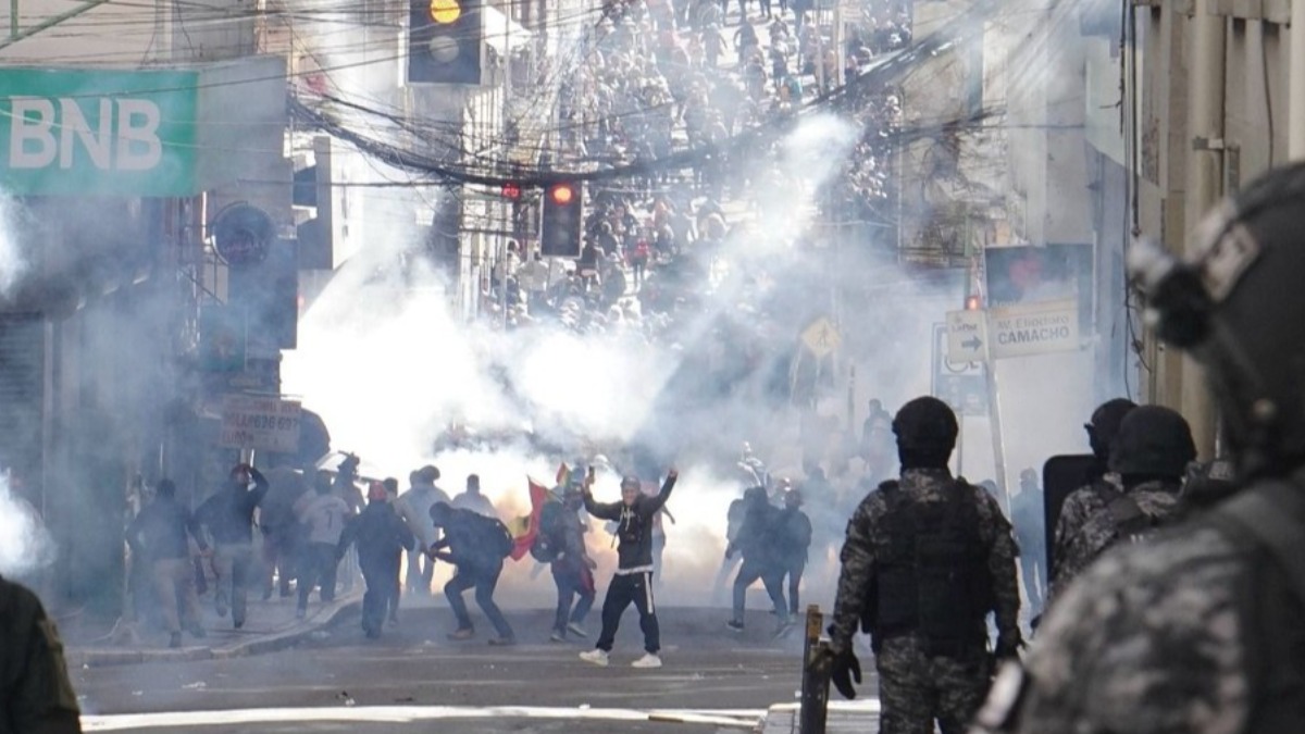 Los mineros y la COB usaron dinamitas en sus marchas contra el DS 5503. Foto: El Deber