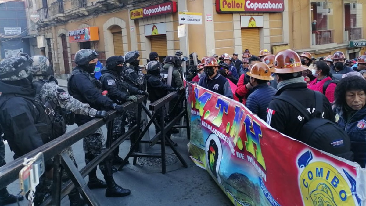 Mineros en las movilizaciones de la COB. Foto: Erbol