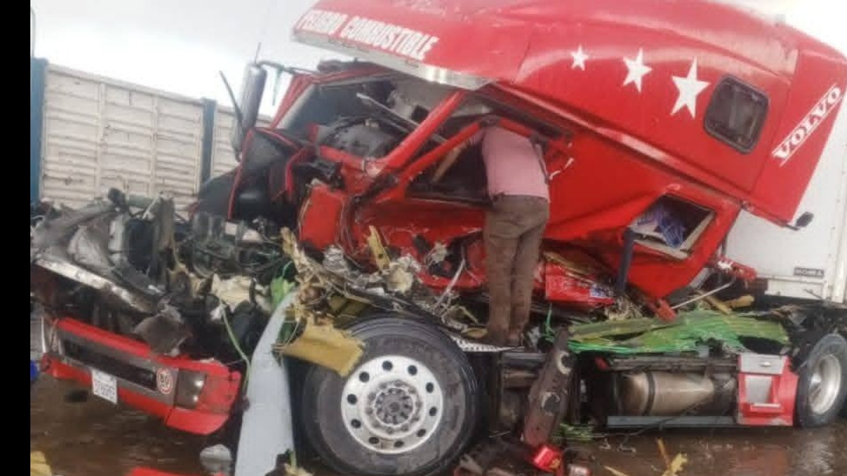 Al menos 15 vehículos quedaron destruidos por el accidente