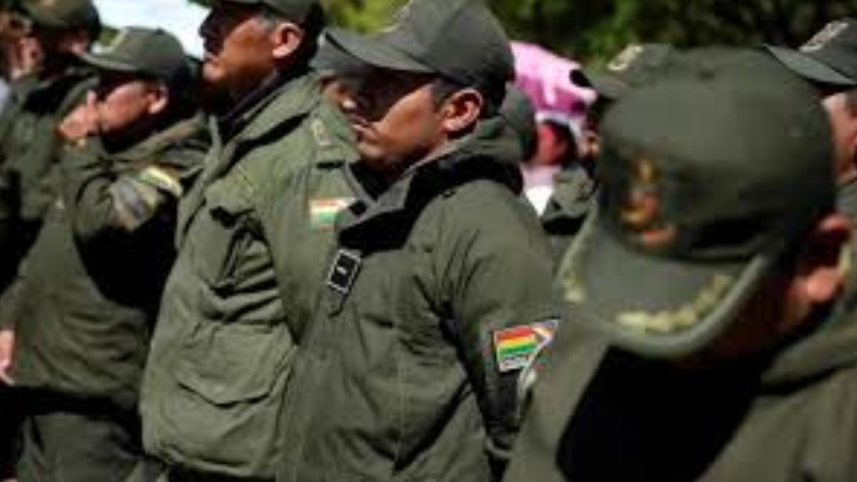 Efectivos de la policía boliviana. Foto: La Patria