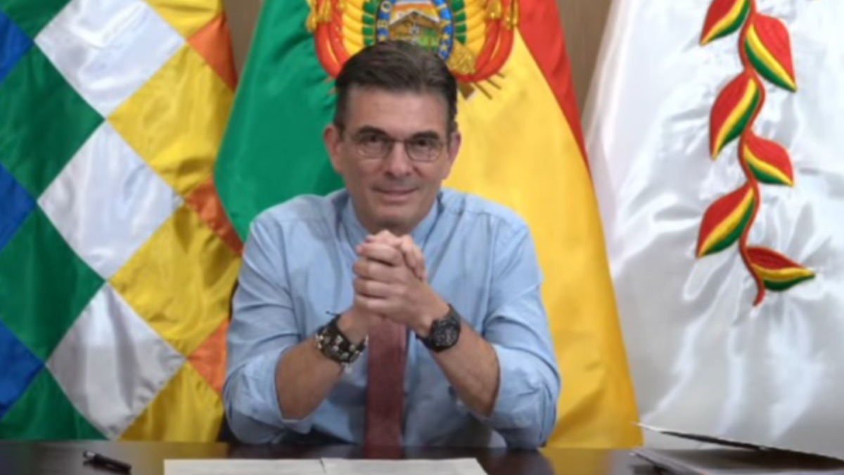 El presidente Rodrigo Paz pronuncia un mensaje para evaluar los primeros 100 días de su gobierno. Agencia Boliviana de Información