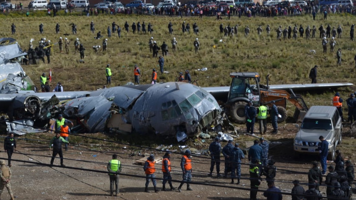 La aeronave militar quedó destrozada. Foto: ANF