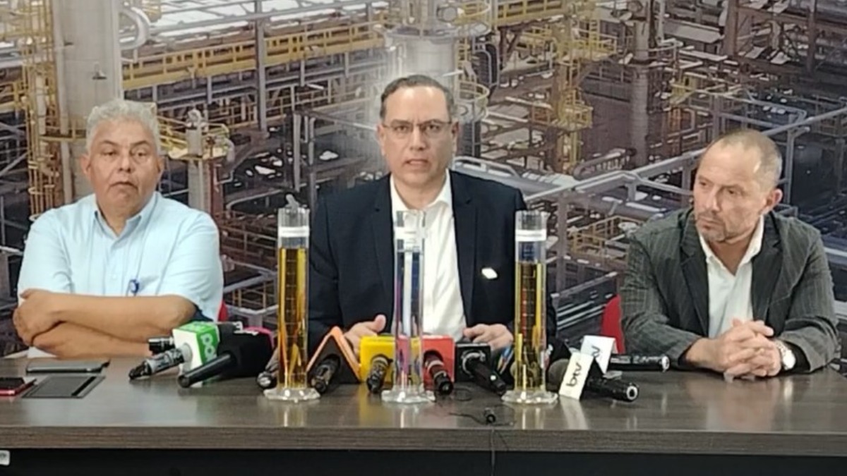 Presidente de YPFB, Yussef Akly (centro). Foto: Captura