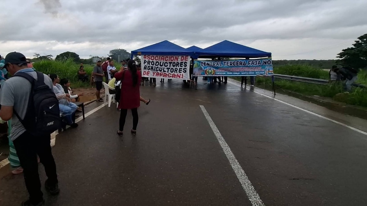 Bloqueo de productores en Yapacaní. Foto: Mi Bolivia Plurinacional