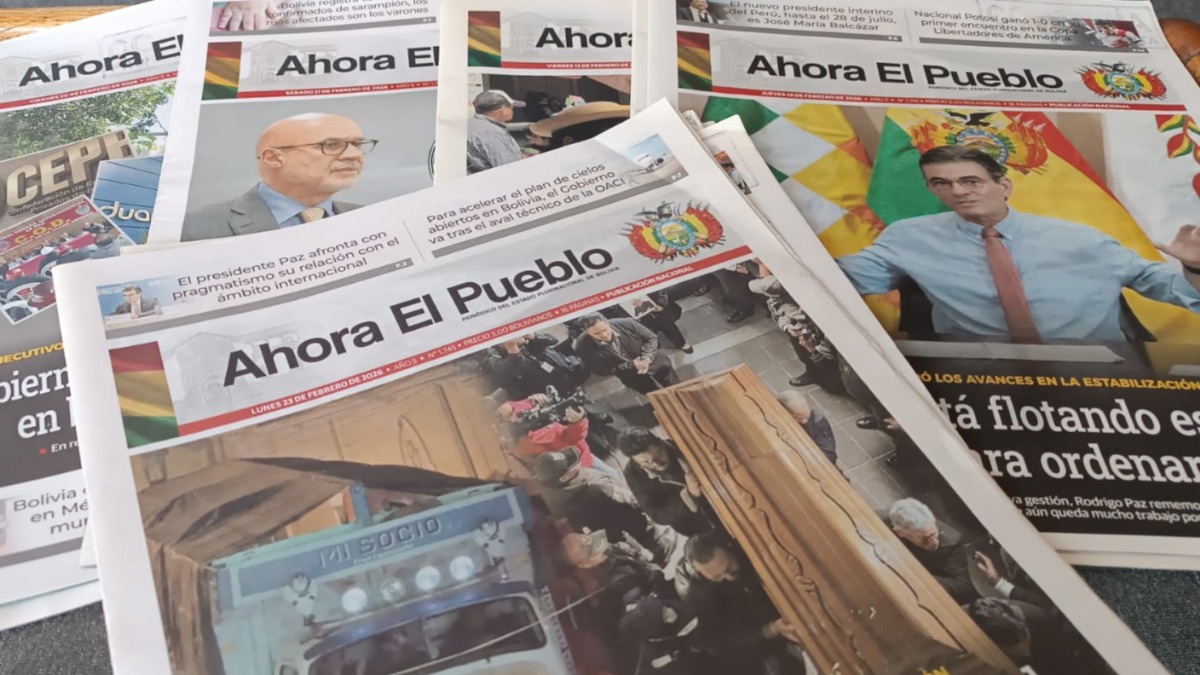 Ejemplares del periódico Ahora El Pueblo de diferentes días.