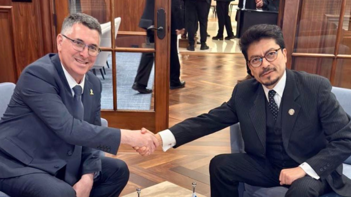 El canciller de Bolivia, Fernando Aramayo, y el ministro de Relaciones Exteriores de Israel, Gideon Sa’ar, anunciaron el restablecimiento de relaciones diplomáticas. Foto archivo: Cancillería