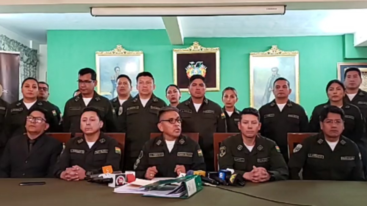 El director de la Academia Nacional de Policías (Anapol), el Cnl. Max Cerruto en conferencia de prensa. Foto: Captura de video