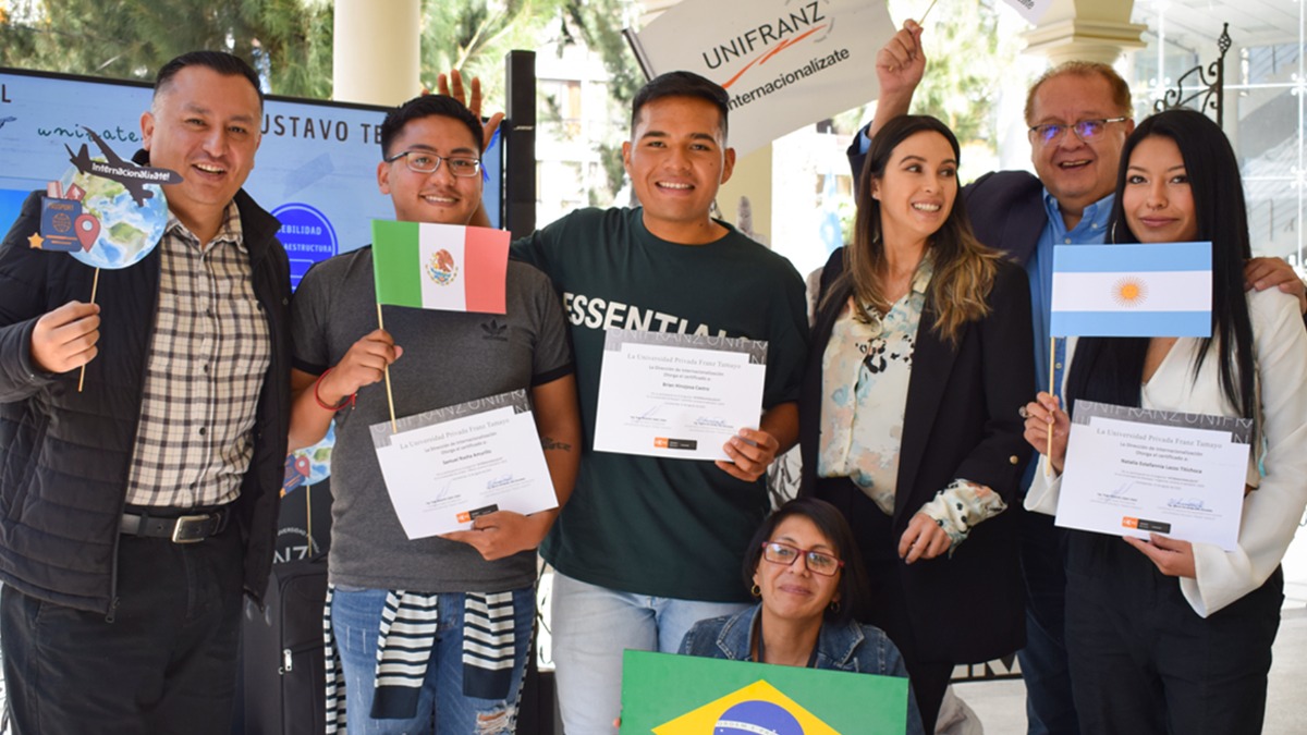 El interés por estas oportunidades crece en un país donde cada vez más jóvenes acceden a la educación superior.   Foto: Unifranz