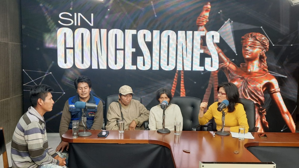 Entrevista a dirigentes de la comunidad y papás de Julio Lero. Foto: ANF