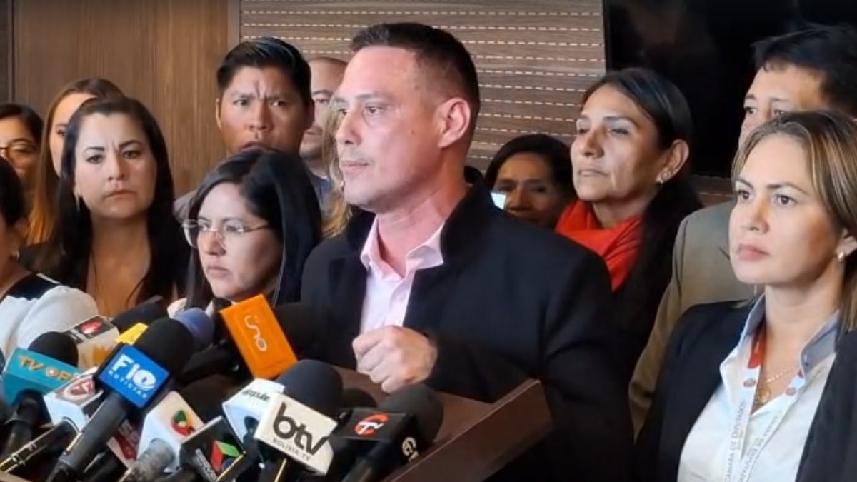La bancada de la Alianza Libre en conferencia de prensa. Foto: Captura de video