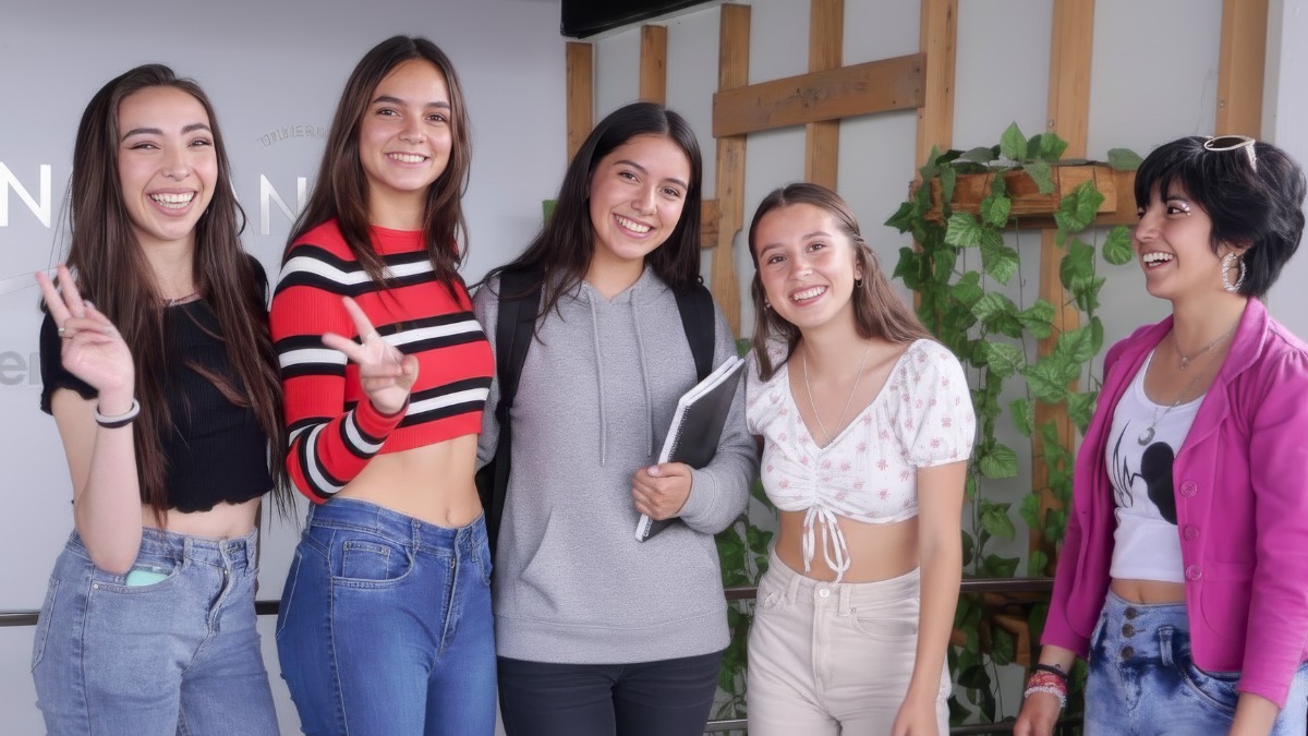 Las cifras muestran que el acceso femenino a la universidad incluso supera ligeramente al de los hombres, que alcanza el 32,5%.   Foto: Unifranz