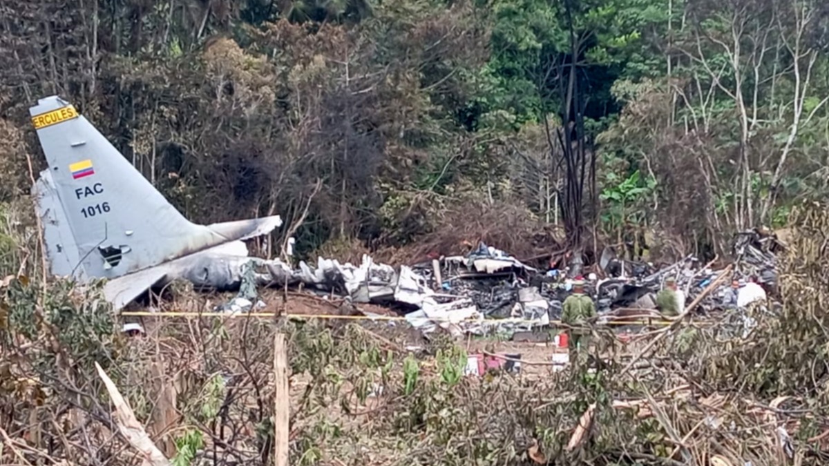 Los restos del avión siniestrado en Colombia.