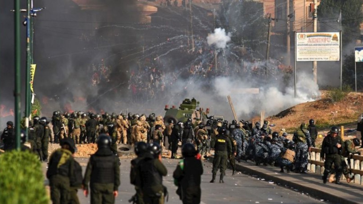 Represión policial-militar en Sacaba. Foto: Defensoría del Pueblo