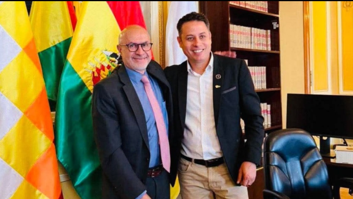 Reunión entre el ministro de la Presidencia, José Luis Lupo y el vicepresidente del Estado, Edmand Lara. Foto: RRSS